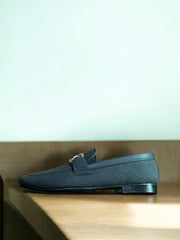 Rivel – Subtle Shine, Sharp Steps